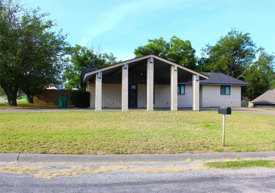 425 Edwards Drive, Dublin, TX 76446 - #2
