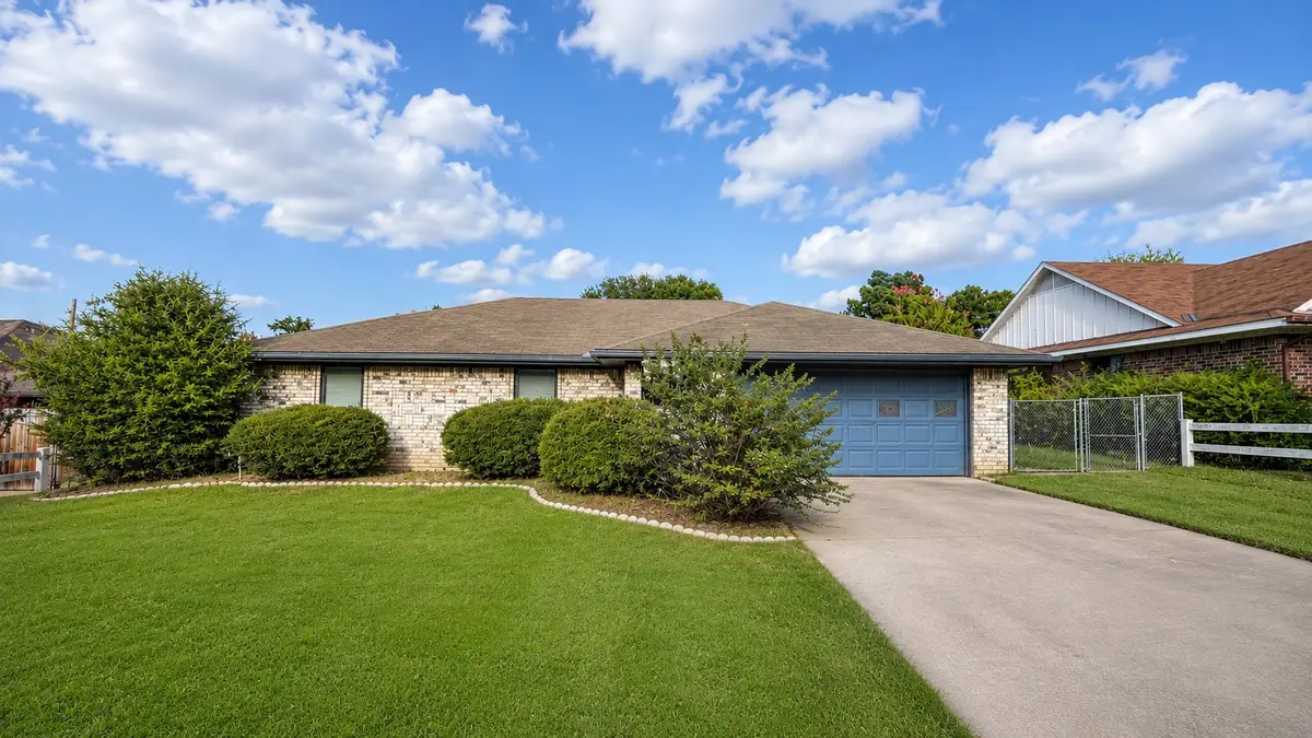 1350 26th Street Ne, Paris, TX 75460 - #1