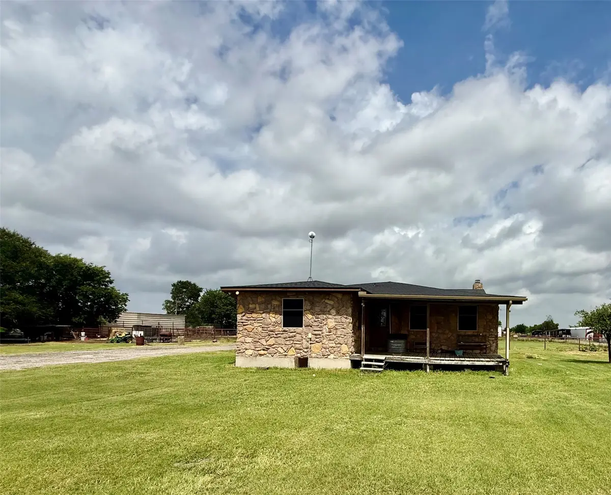 2410/2412 Neck Drive, Palmer, TX 75152 - #1
