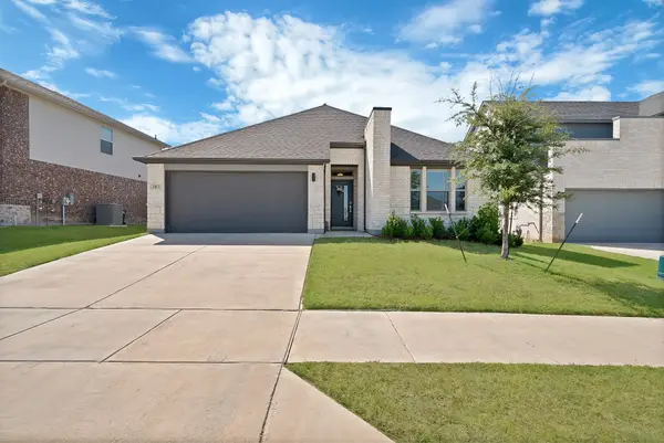 2413 Linto Street, Fort Worth, TX 76179