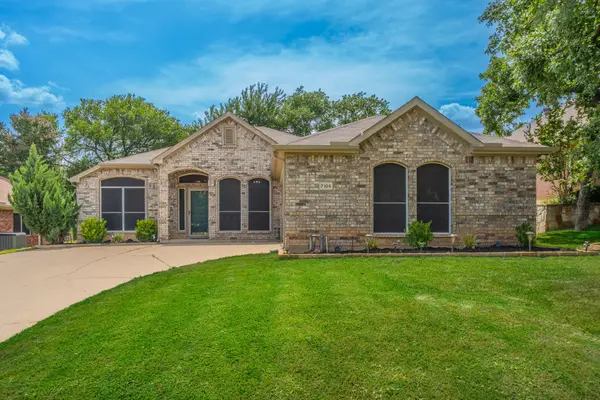 7105 Stephanie Court, North Richland Hills, TX 76182