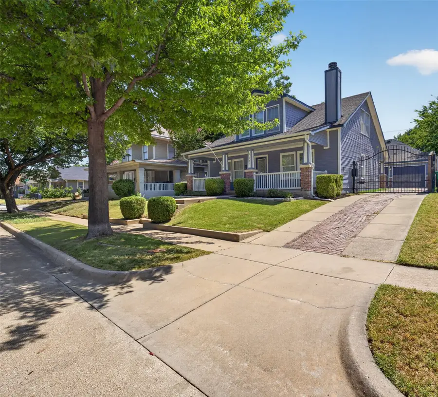 2205 College Avenue, Fort Worth, TX 76110 - #2