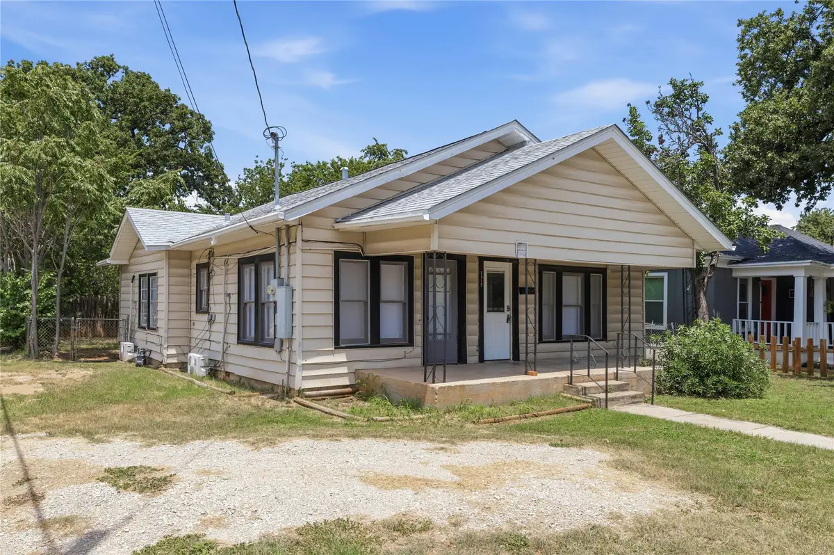 1317 Avenue C, Brownwood, TX 76801 - #1