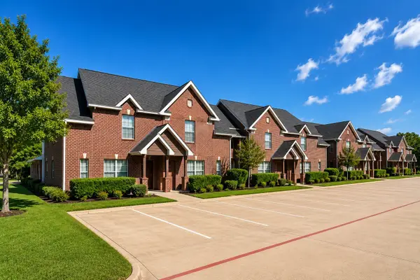 711 Thompson Drive, Prairie View, TX 77484