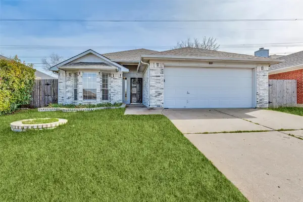 800 Ponselle Drive, Arlington, TX 76001