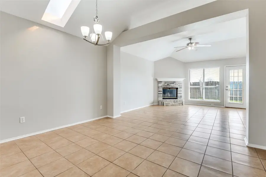 800 Ponselle Drive, Arlington, TX 76001 - #3