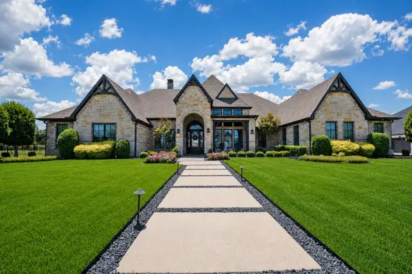 306 Renaissance Lane, Heath, TX 75032