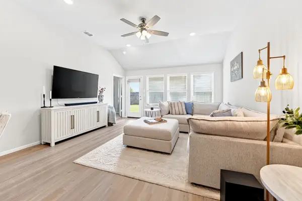8736 Copper River Drive, Fort Worth, TX 76131