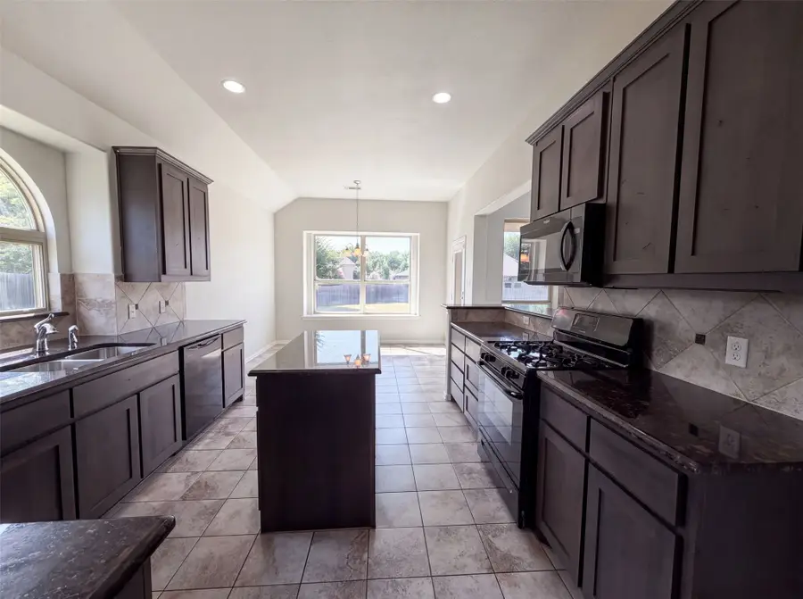 204 Janice Court, Glenn Heights, TX 75154 - #2