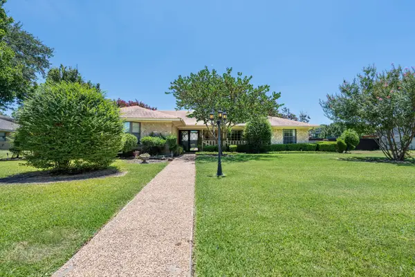 104 Cedar View Drive, Rowlett, TX 75087