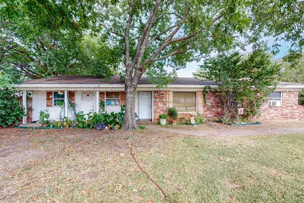 6801 Little Ranch Road, North Richland Hills, TX 76182