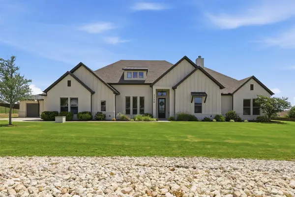 7736 Laura Lake Lane, Fort Worth, TX 76126