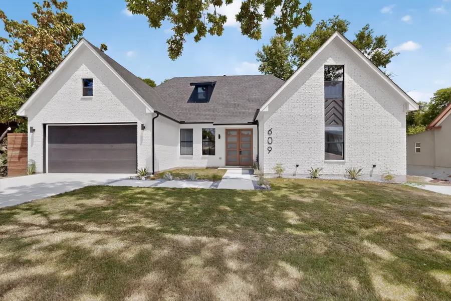 609 E Grove Street, Kaufman, TX 75142 - #2