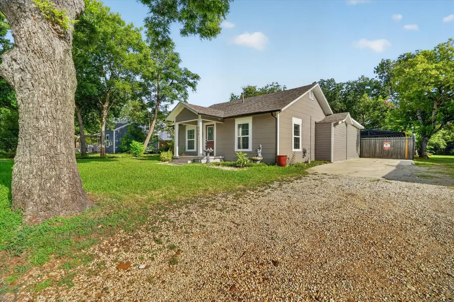 805 Houston Street, Arlington, TX 76012 - #3