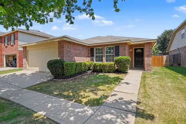 1817 Elk Lake Trail, Fort Worth, TX 76247