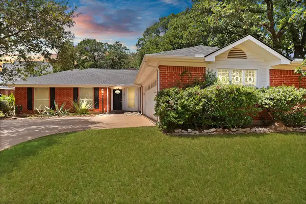 105 Arthur Drive, Kennedale, TX 76060