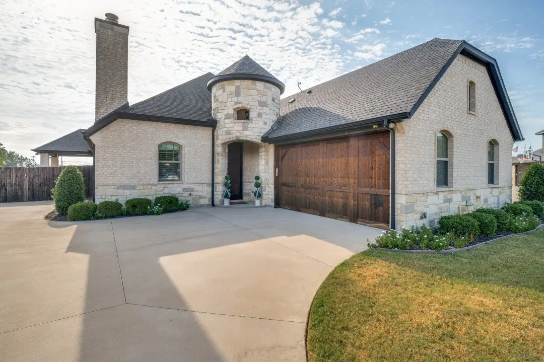 551 Chandler Court, Pilot Point, TX 76258 - #1