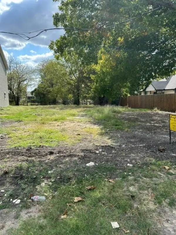 402 E Bonham Street, Tom Bean, TX 75491