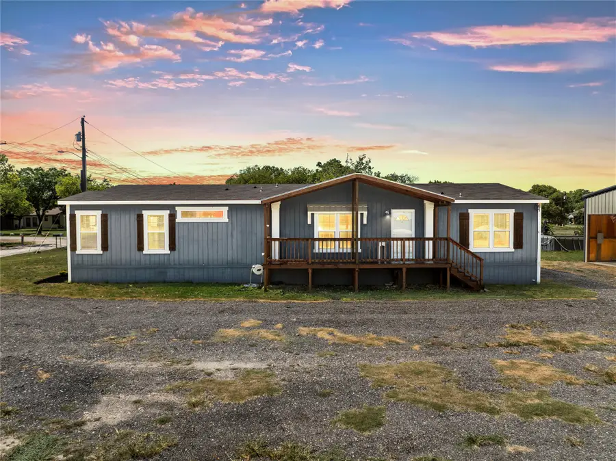 602 S 3rd Street, Abbott, TX 76621 - #2