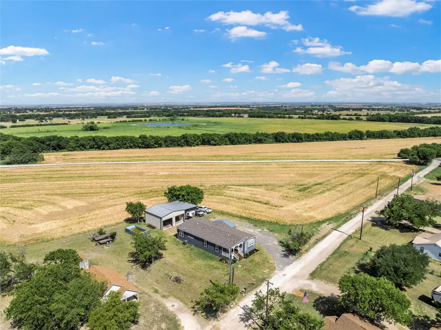 602 S 3rd Street, Abbott, TX 76621 - #3