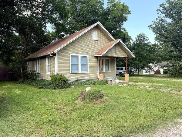 620 W 12th Street, Bonham, TX 75418