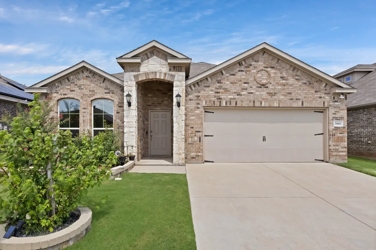 10601 Summer Place Lane, Fort Worth, TX 76140 - #1