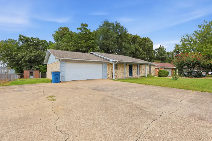 108 Brenda Dr., Mount Pleasant, TX 75455 - #2