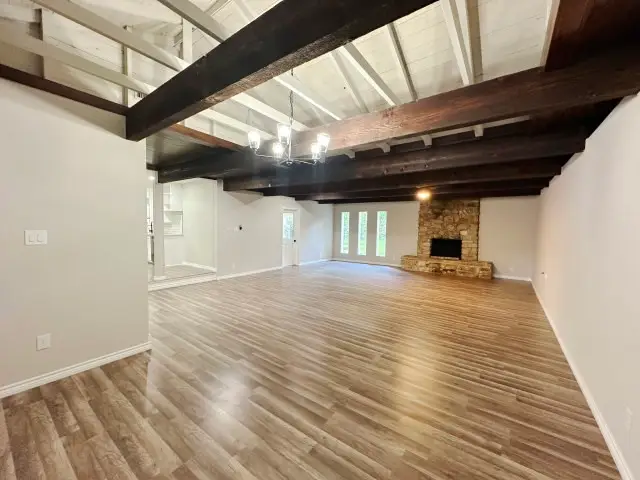 302 W Highland Avenue, Comanche, TX 76442 - #3