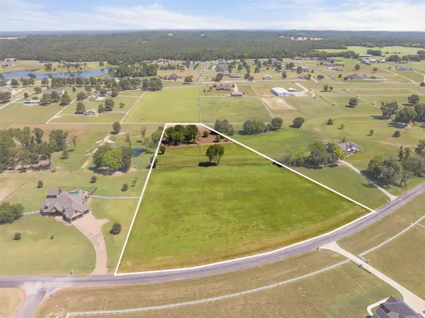 23050 Bridle View Drive, Lindale, TX 75771