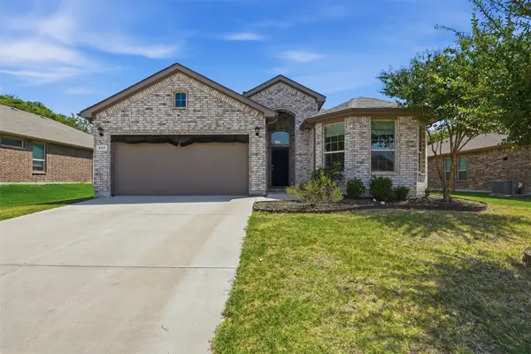517 Redding Drive, Saginaw, TX 76131