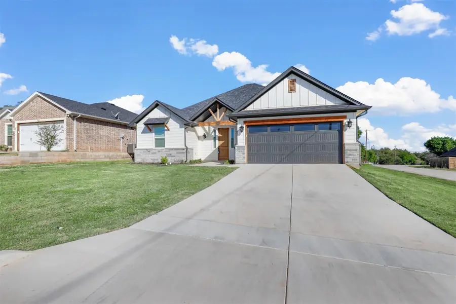 2524 Creek Drive, Granbury, TX 76048 - #2