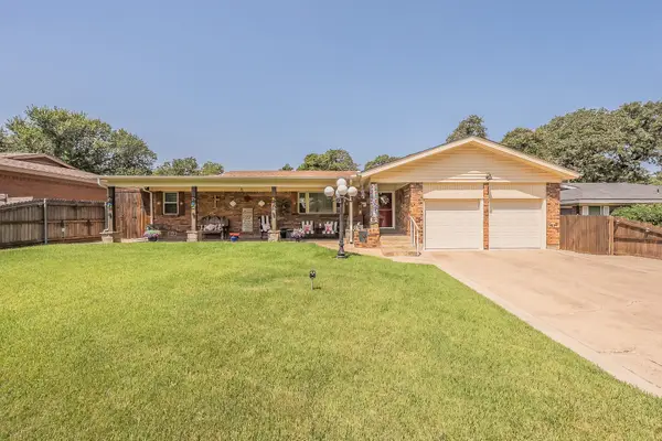 1045 Valentine Street, Hurst, TX 76053