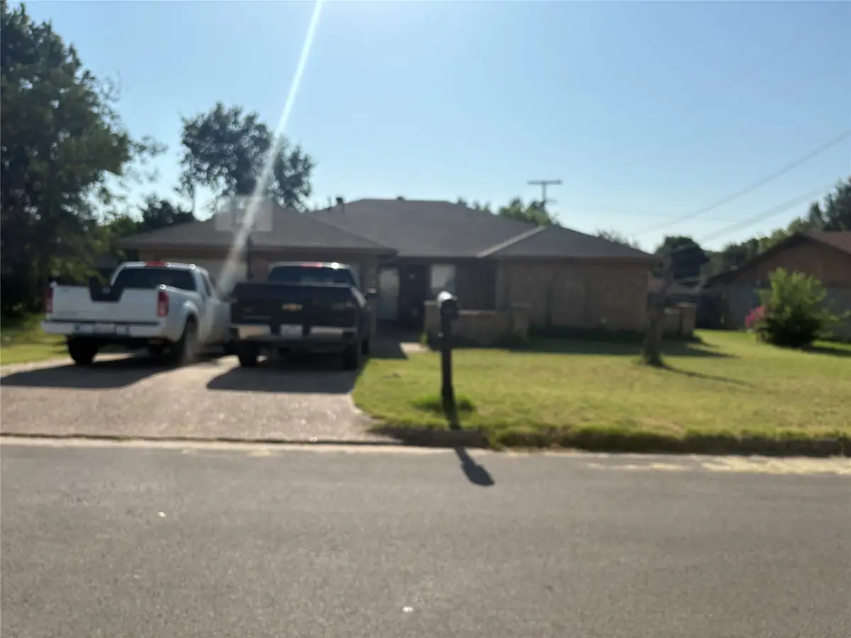 909 Cottonwood Trail, Benbrook, TX 76126 - #1