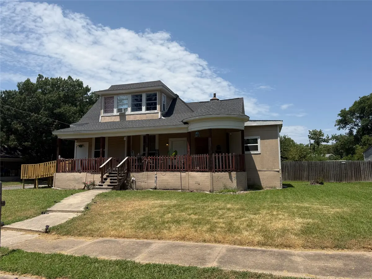 610 W 6th Street, Bonham, TX 75418 - #1