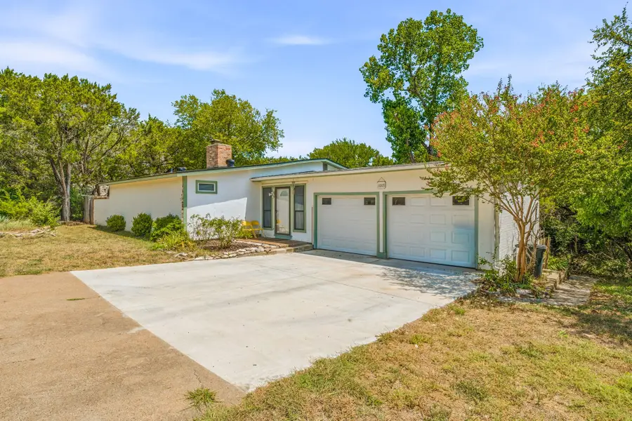 1005 Spanish Trail Drive, Granbury, TX 76048 - #2