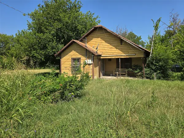 700 3rd Street, Hubbard, TX 76648
