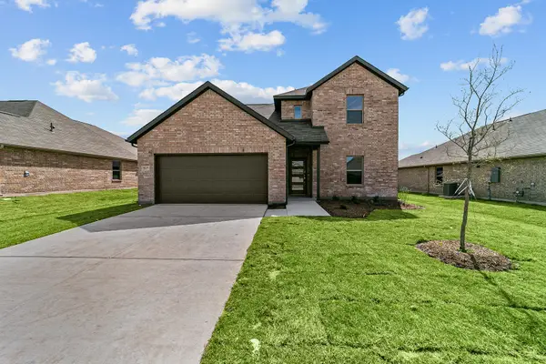 603 Stone Hollow Drive, Van Alstyne, TX 75495