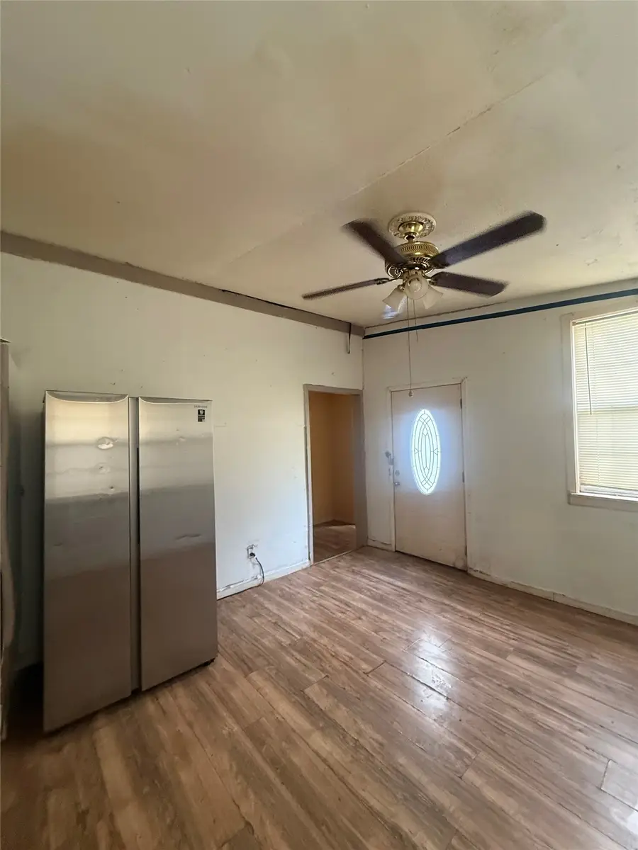 233 W Hammond Street, Lancaster, TX 75146 - #3