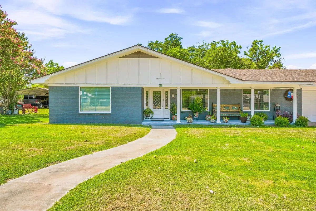 816 S Texas Street, De Leon, TX 76444 - #1