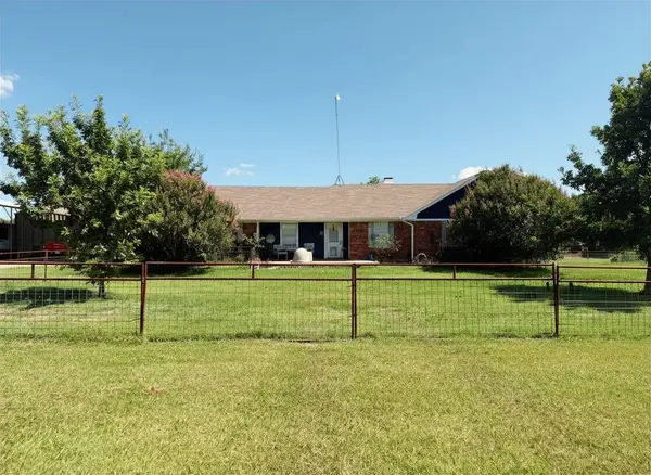 580 Easy Road, West, TX 76691