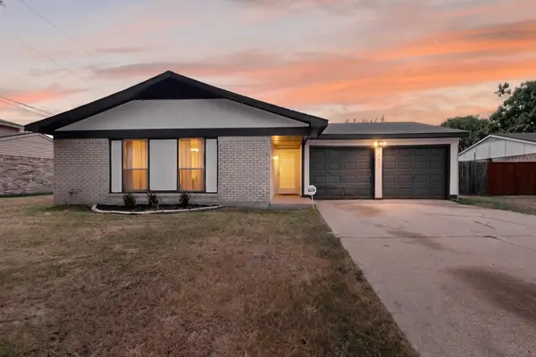 3045 Lisetta Street, Grand Prairie, TX 75052