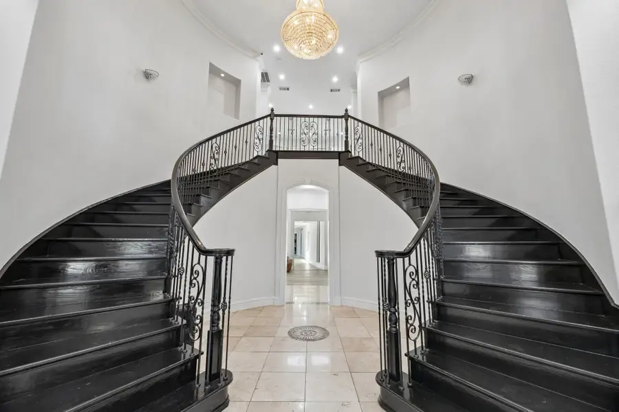 1032 Bentwater Parkway, Grand Prairie, TX 75104 - #2
