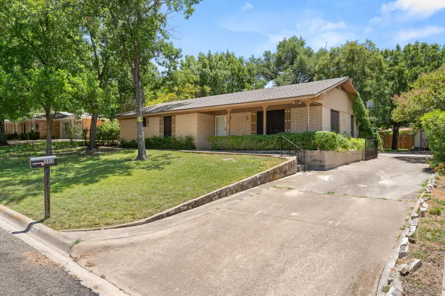 303 E 20th Avenue, Belton, TX 76513 - #3