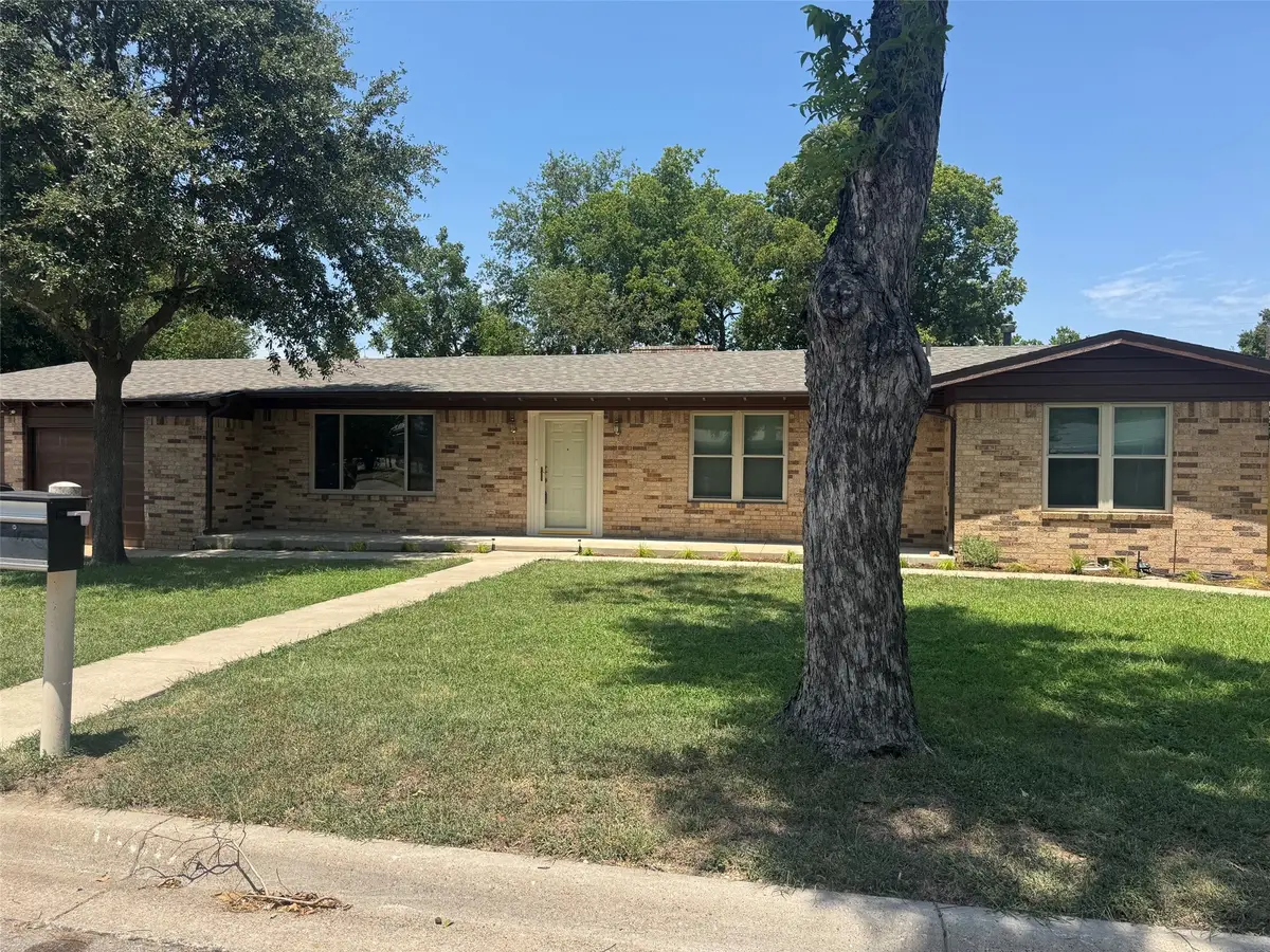 9216 Raymond Avenue, White Settlement, TX 76108 - #1