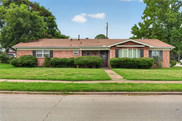1605 Weathered Street, Irving, TX 75062