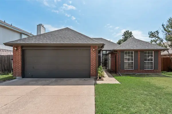 5209 Manhassett Drive, Arlington, TX 76018