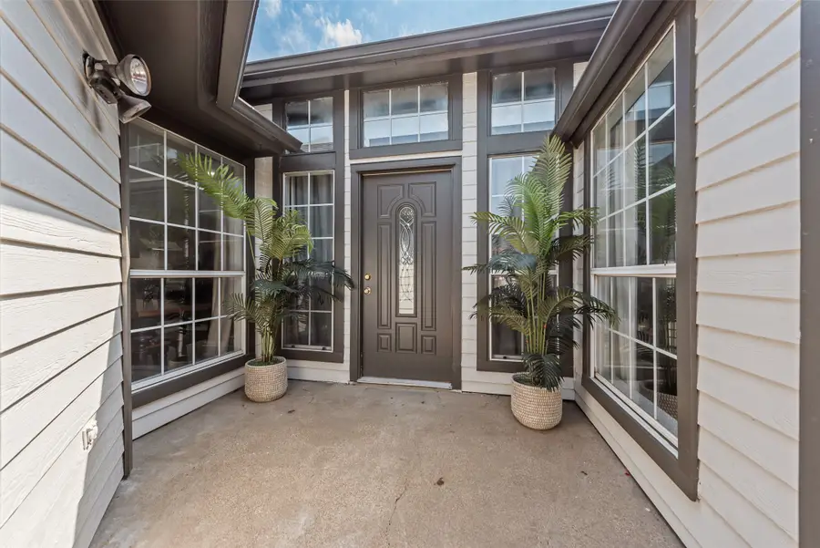 5209 Manhassett Drive, Arlington, TX 76018 - #2
