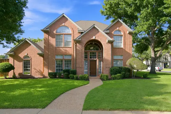 94 Bremen Drive, Hurst, TX 76054