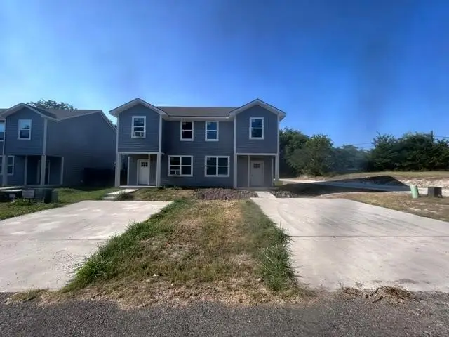 533-535 E Ball Street, Tom Bean, TX 75489 - #1