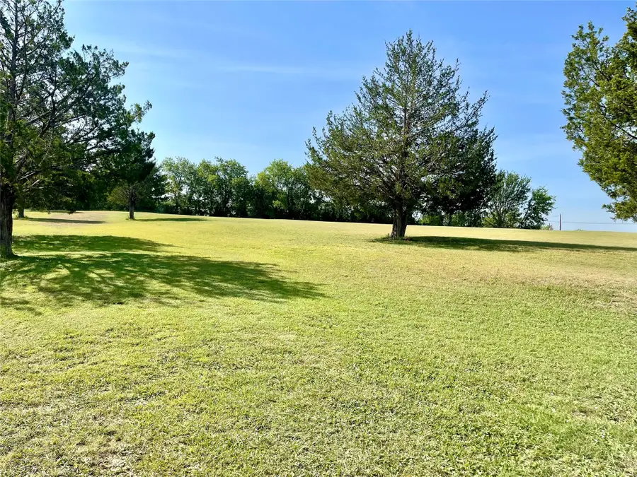 218 Rustic Trail, Van Alstyne, TX 75495 - #2